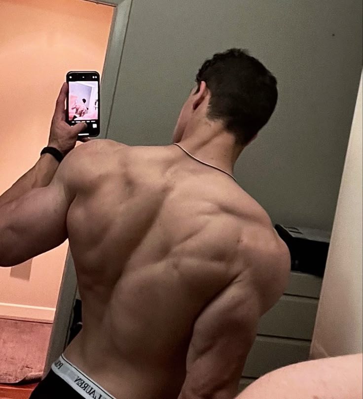 Naked muscular man pics