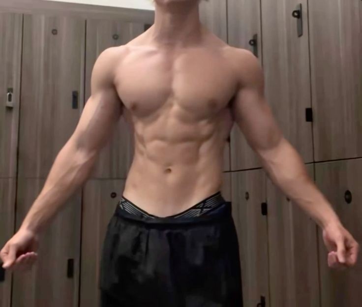Naked muscular man pics